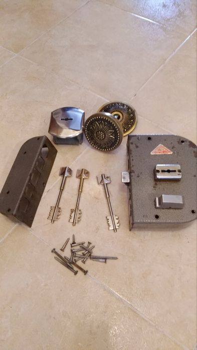 Fechadura com 4 trancas