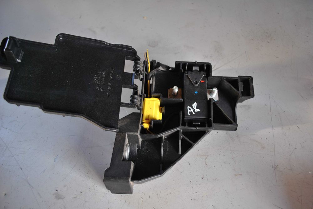 Klema pirotechniczna Audi A8 d3