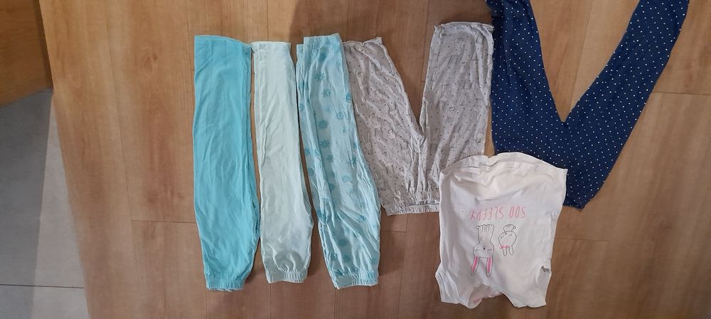 Piżamka plus 4 x spodnie 128