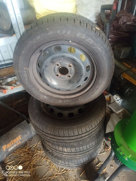 Felgi z oponami Ford B max