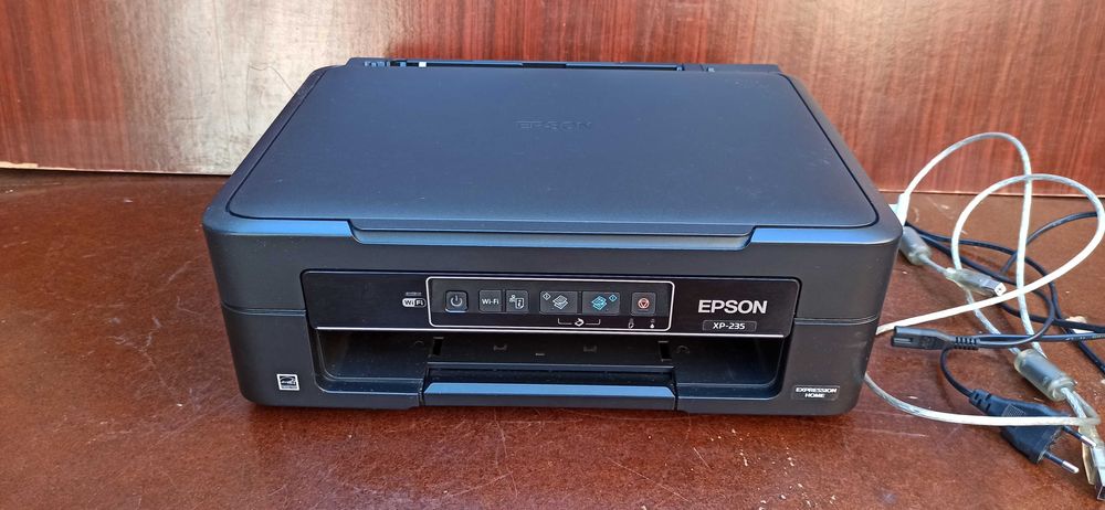 МФУ  Epson Expression Home XP-235