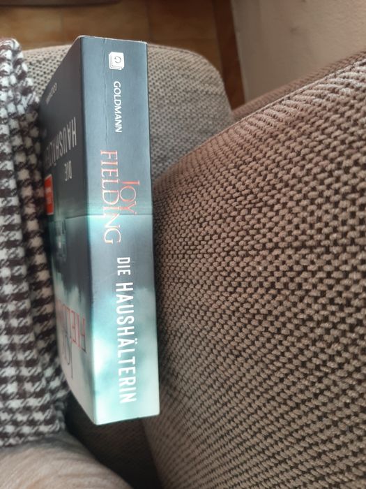 Livro novo .Die Haushalterin. Joy Fielding.Roman Goldman.S.Piegel.