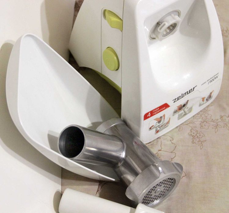 Мясорубка Zelmer ZMM1282SUA (MM 1200.82 Lime), 1900W