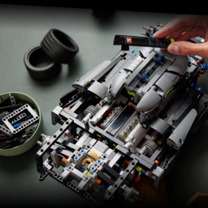 Конструктор Пежо Peugeot 9X8 24H Le Mans Hybrid Hypercar (1:1 LEGO)