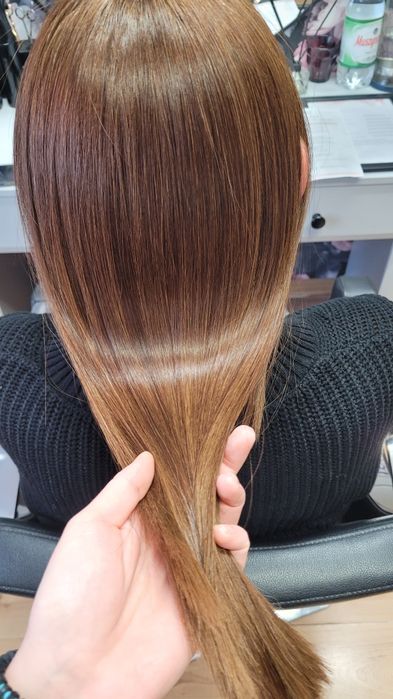 Prostowanie włosów metodą keratynową