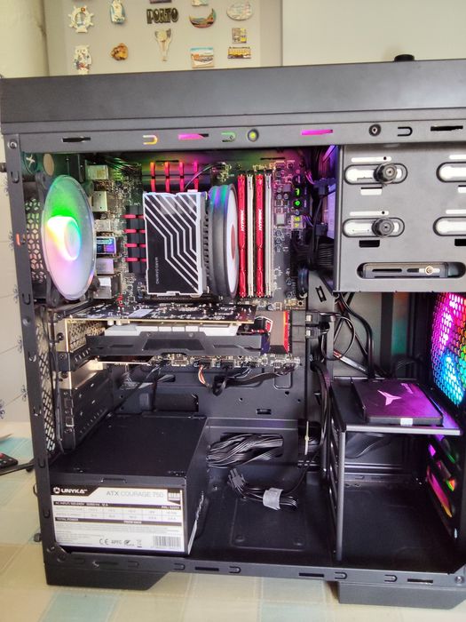 Computador para trabalho ou gaming ATX dark silent nova, i7 7700;3,5,