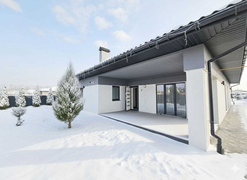 Продається новозбудований сучасний одноповерховий будинок з ремонтом.