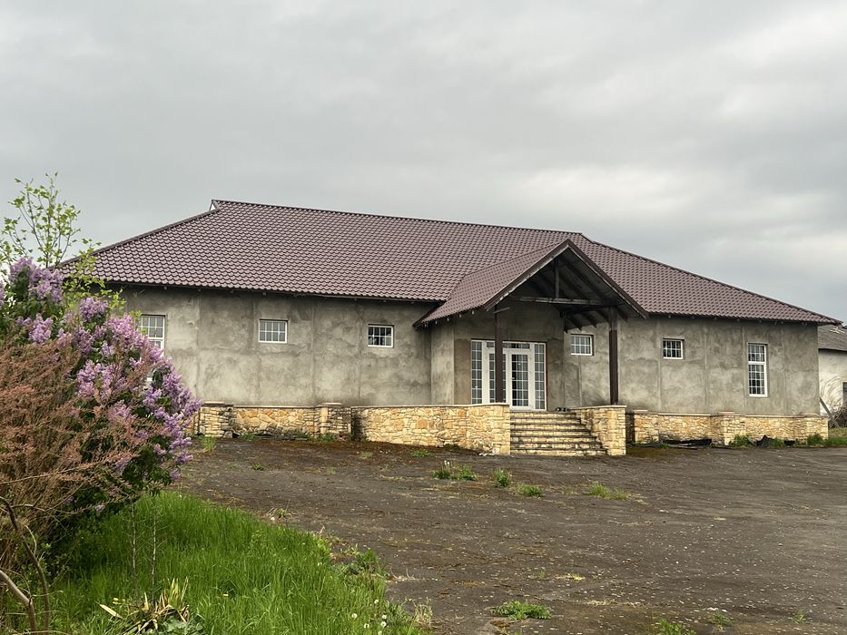 Продаж виробничо-складського та аграрного майнового комплексу.
