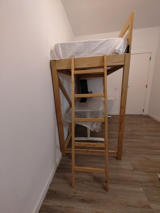 Beliche com espaço para arrumação - Loft Bed with storage space