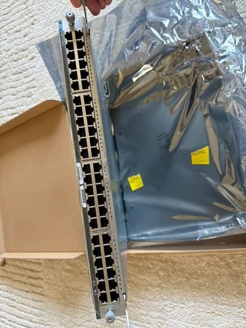 Router CISCO C9400-LC-48P