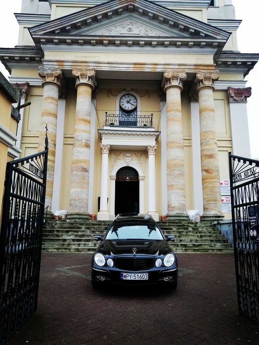 Karawan pogrzebowy Mercedes E klasa