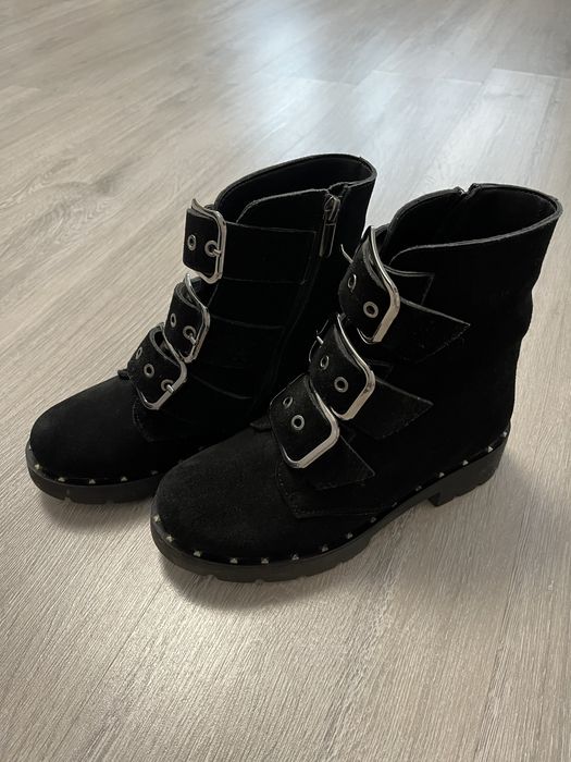 Продам осінні чоботи