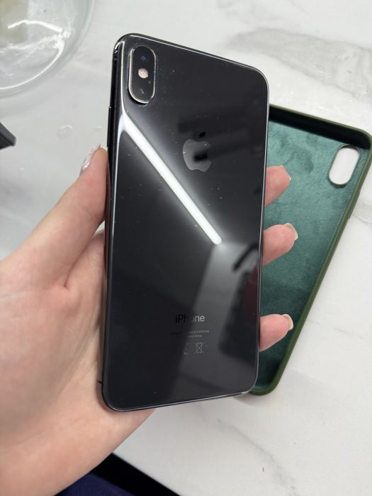 iPhone Xs Max 64 GB черный