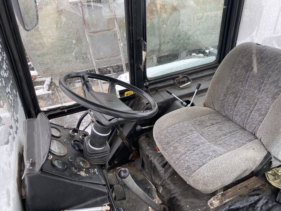 Трактор мтз 80.