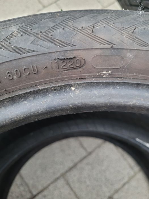 Opony 4szt Nokian zimowe 215/50 17