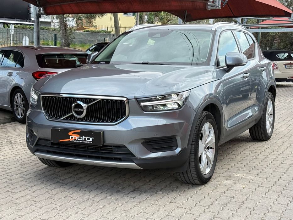 Volvo XC40 1.5 T3 Momentum Tech Edition
