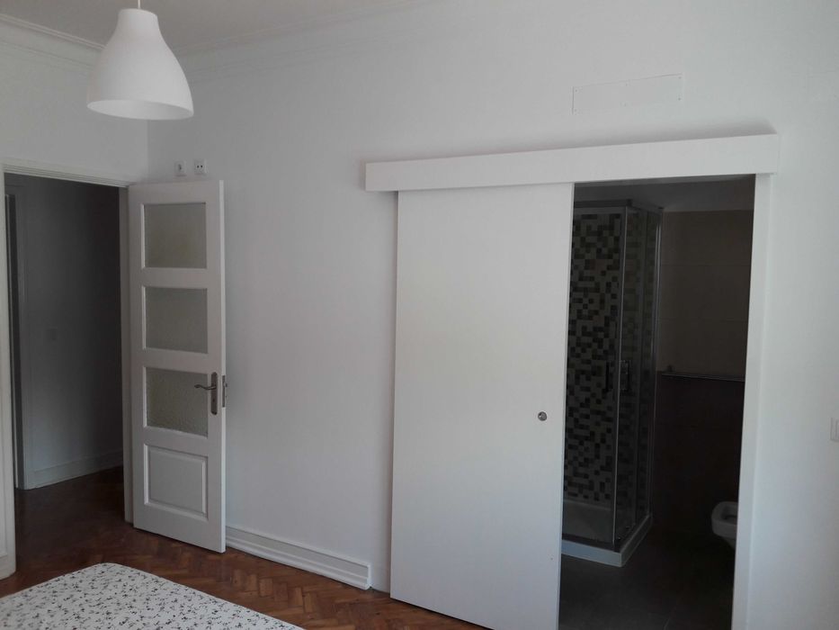 Quarto junto à estação Roma - Areeiro