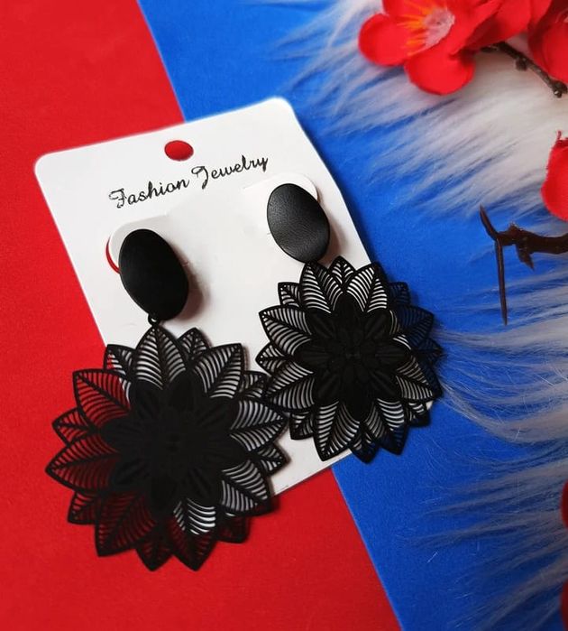 Czarne kolczyki, nowe