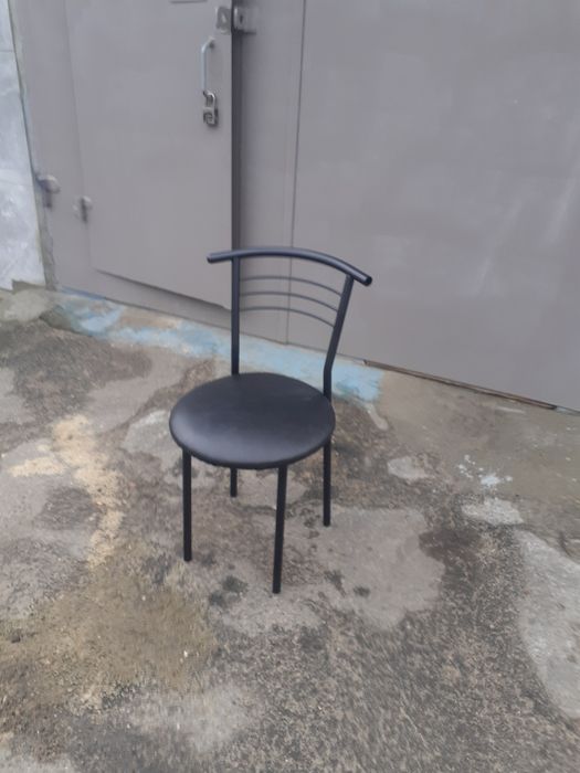 Продаю  стільці.