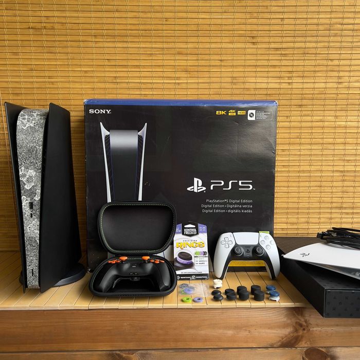 PS5 Digital (czarna) + 2 pady (1xAimcontrollerPro) + SSD 2TB + dodatki