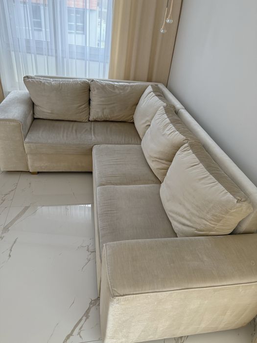 Narożnik jasny beż z funkcją spania