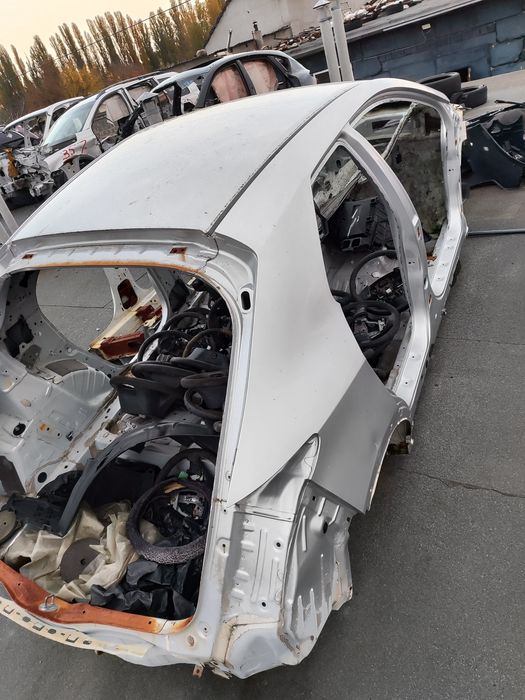 Задняя передняя четверть крыша Honda Civic 5D,  разборка