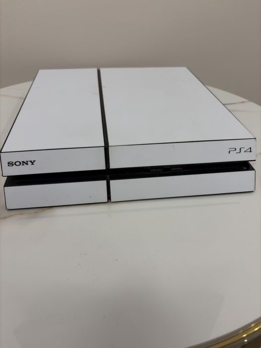 Продам playstation 4 Fat на 500 гб