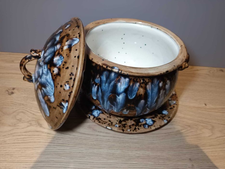 Terrina Artesanal em Cerâmica Vidrada com Prato