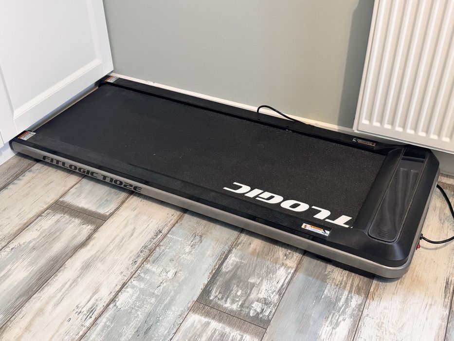 Продам бігову доріжку FitLogic T102E — як нова