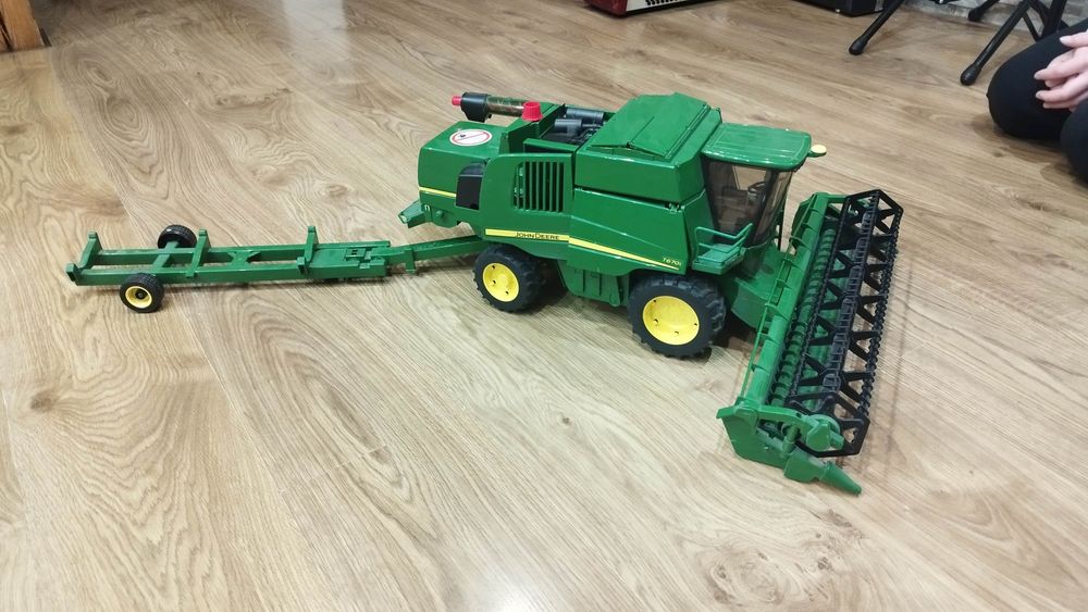 Kombajn bruder John Deere