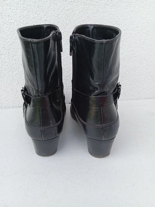 Krótkie skórzane botki r 38