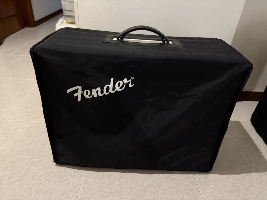 Vendo Fender Hot Rod Deluxe white lightnning limited edition