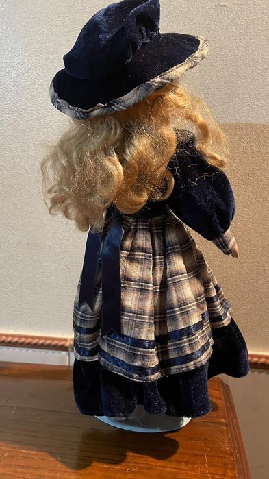 Boneca de porcelana Vintage