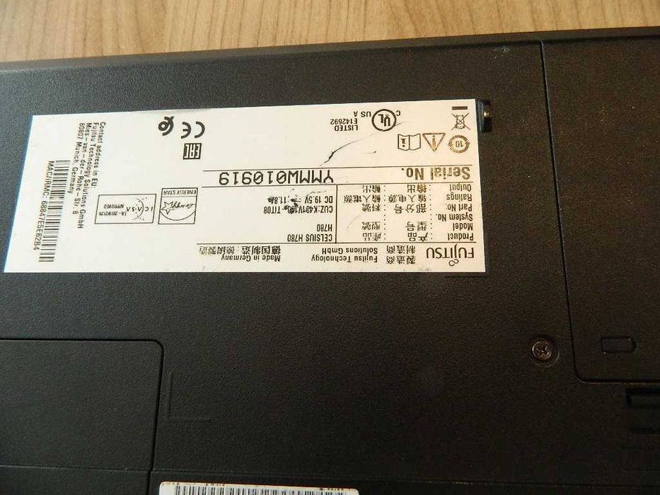 Fujitsu Celsius H780 Core i7-8750H 16GB DDR4 512GB NVMe