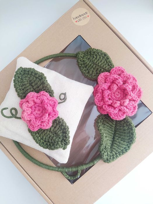 poduszeczka na biżuterie z dekoracyjną obręczą