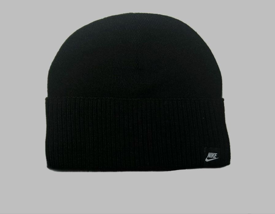 Шапка на флисе Найк и Адидас