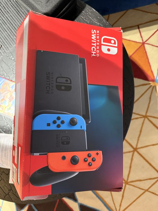 Nintendo Switch 1 + 4 gry
