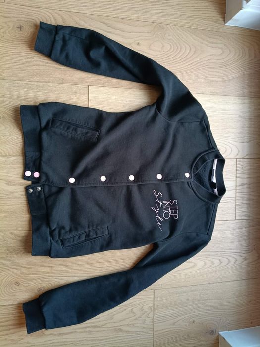 Czarna bluza r.146/152