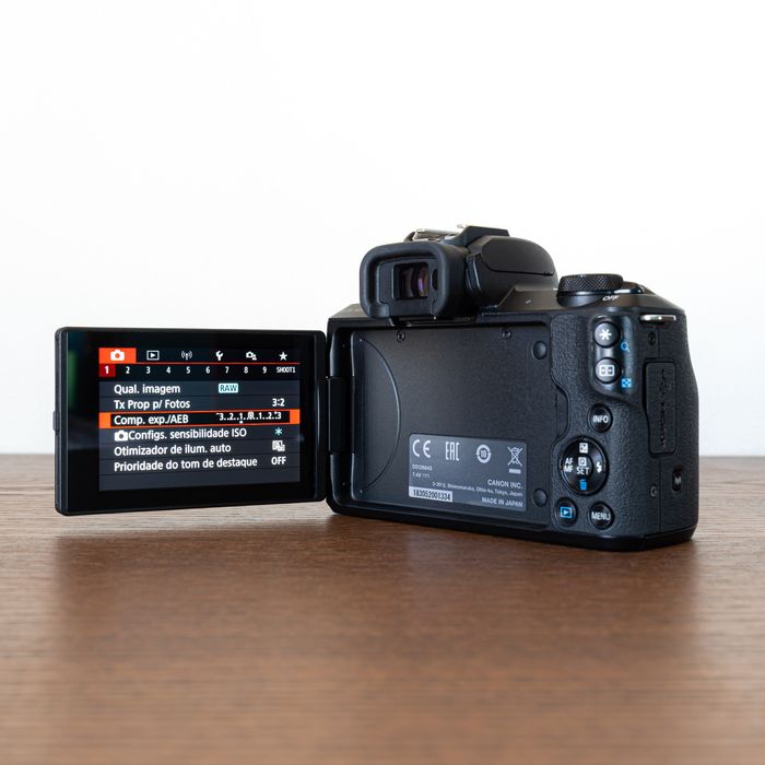 Canon EOS M50 Mark II c/ 2 Baterias Originais