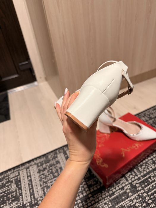 Весільні випускні білі туфлі 37