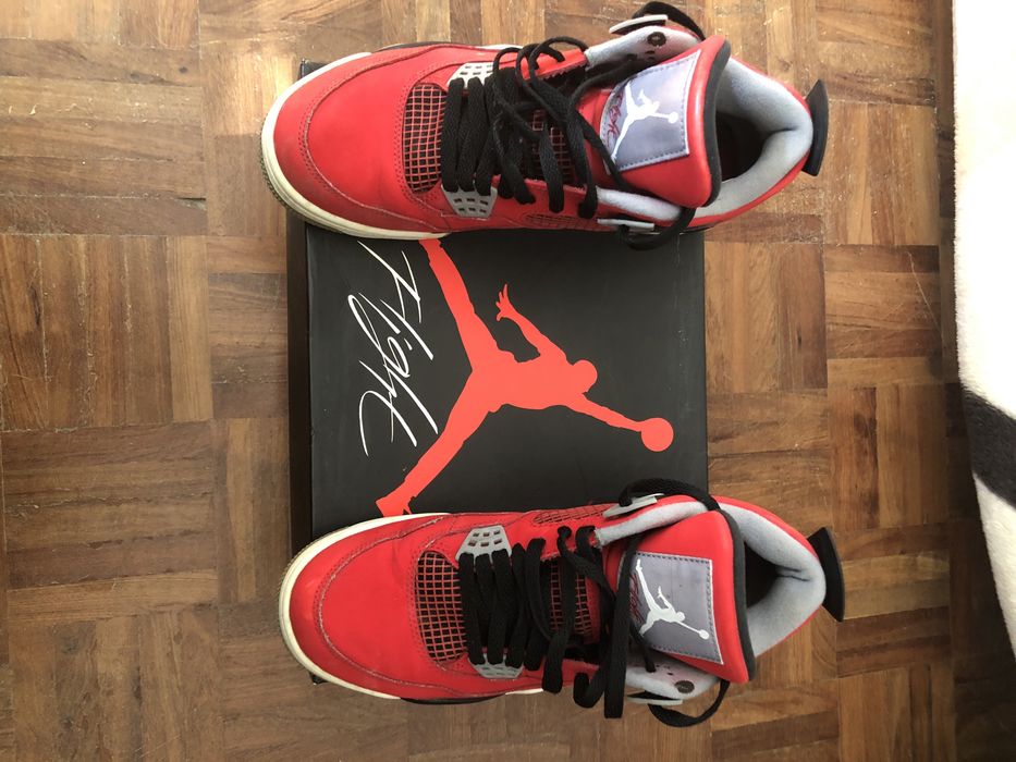 Air Jordan 4 Retro vermelho