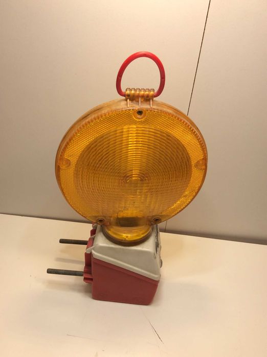 Ostrzegawcza lampa drogowa