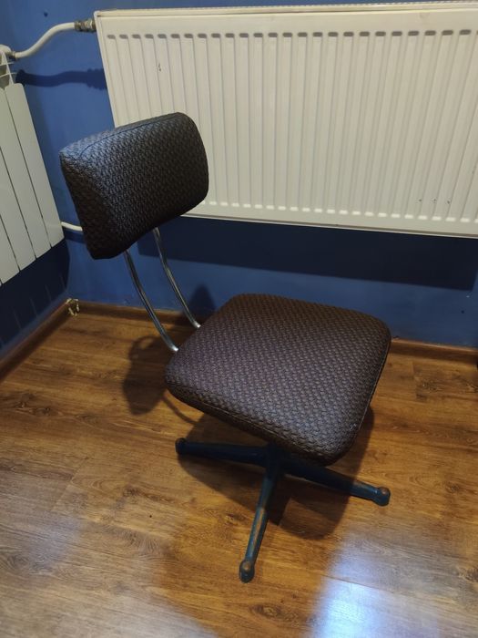 Fotel fryzjerski PRL regulowany góra dół