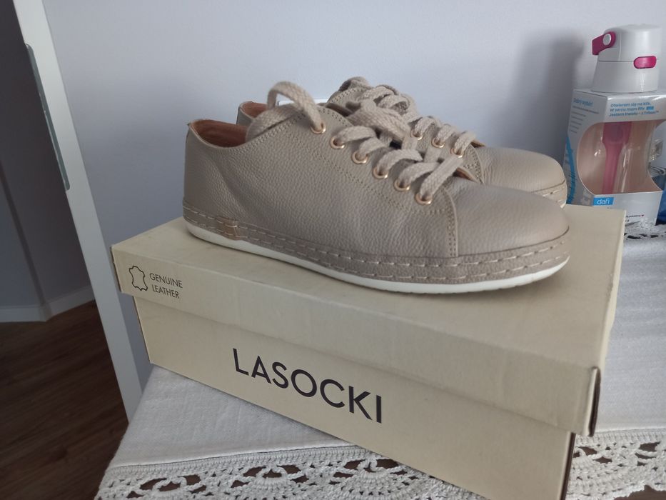 Półbuty damskie  Lasocki rozm 38