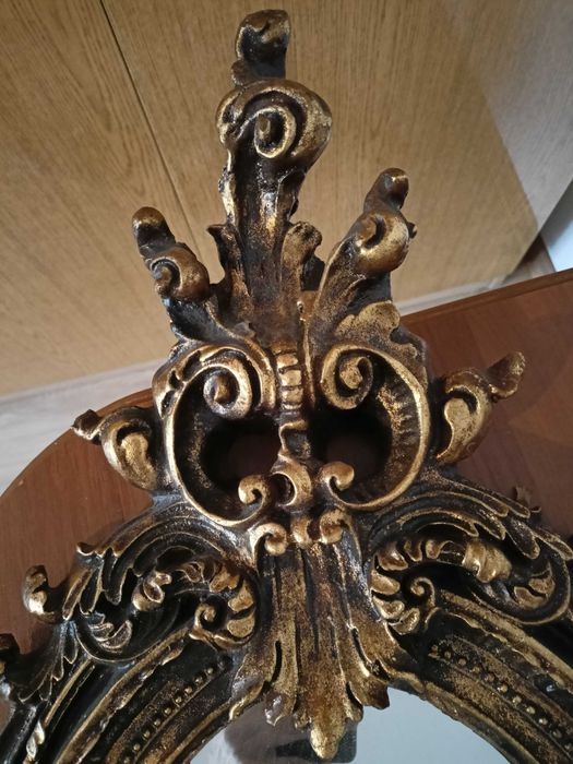 Piękne lustro w kolorze złota