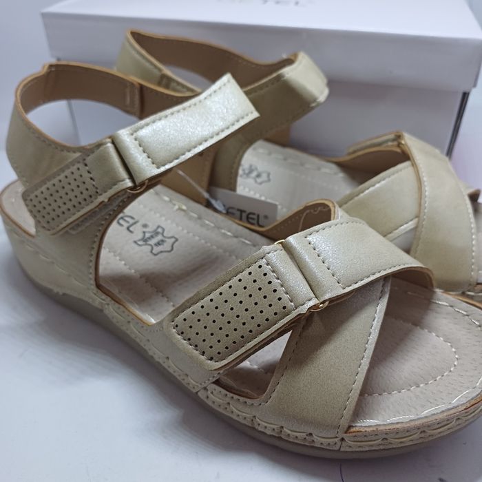 Sandały buty damskie roz 37 wkł skórzana  24 cm