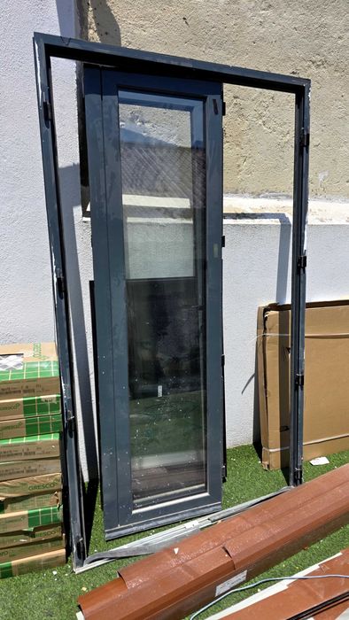 Porta exterio em alumínio para exterior