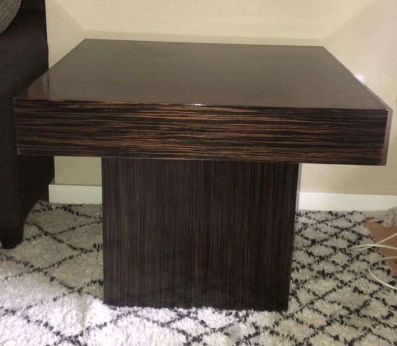 Mesa de apoio 75x75x48 em Ebano