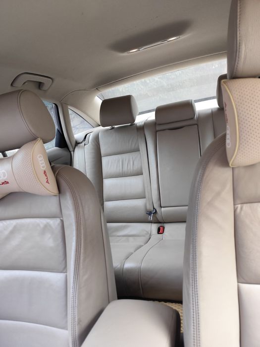 Audi a6c6 Об'єм двигуна: 2.4