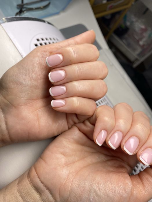 Manicure  dloni i stóp. Spa dla dloni i stóp